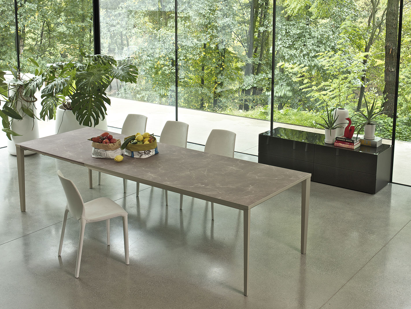 tavoli e arredamento sala